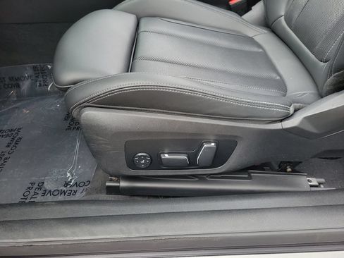 Used 2024 BMW 430i Convertible w/ Premium Package RWD image 8