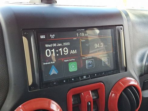 Used 2017 Jeep Wrangler Unlimited Sport w/ Quick Order Package 23S AWD/4WD image 19