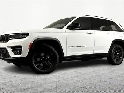 New 2025 Jeep Grand Cherokee Laredo