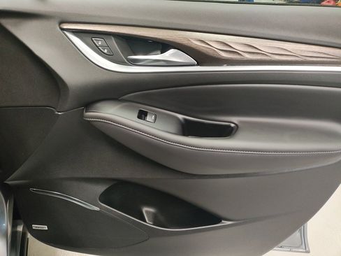 Certified 2024 Buick Enclave Avenir image 9