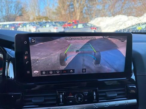 Used 2026 Nissan Pathfinder Platinum w/ Cargo Package AWD/4WD image 12