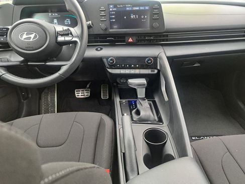 Used 2025 Hyundai Elantra Sport image 22