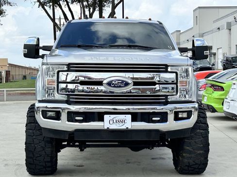 Used 2019 Ford F250 Lariat w/ Chrome Package image 7