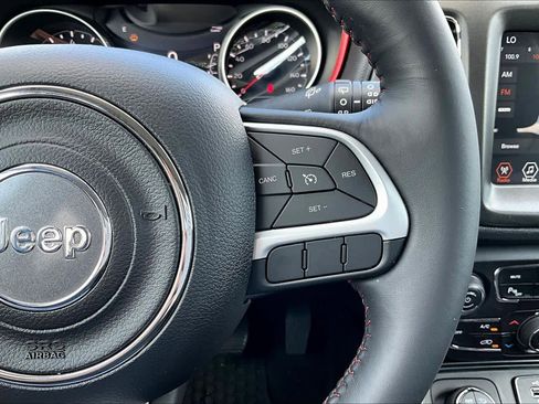 Used 2018 Jeep Compass Trailhawk w/ Safe & Security Group image 25