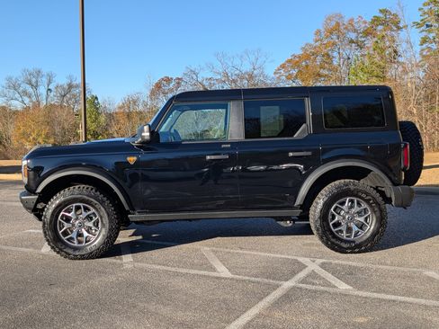 Used 2025 Ford Bronco Badlands image 6