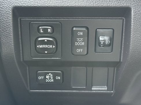 Used 2015 Toyota Tundra SR5 image 24