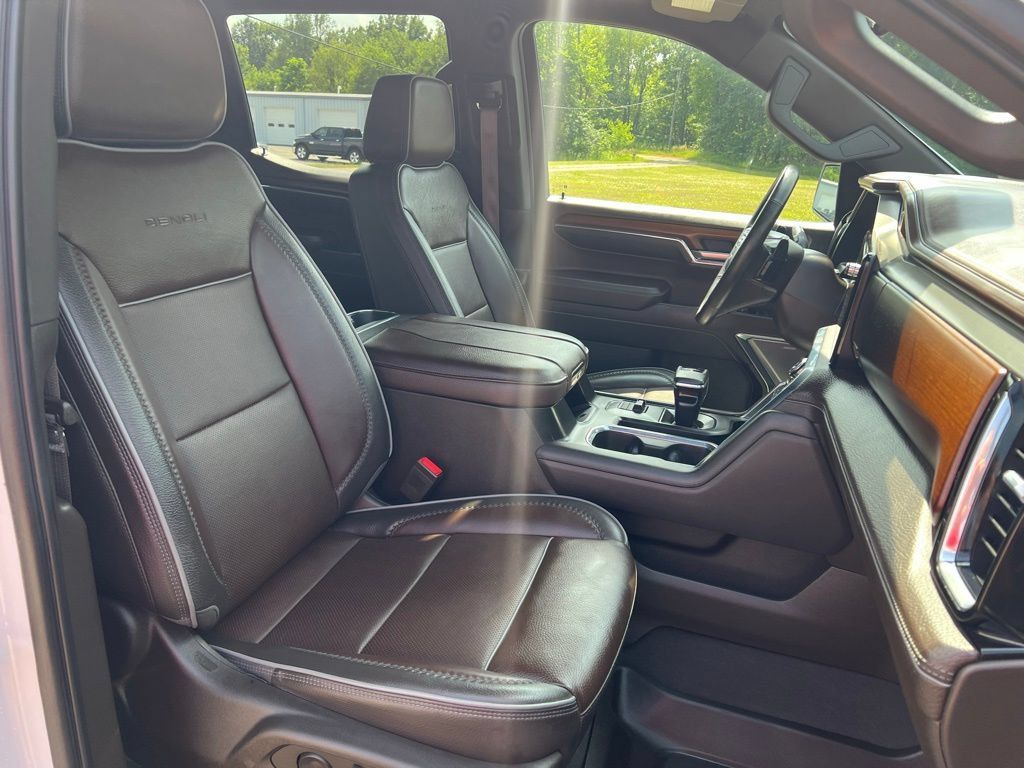 Used 2023 GMC Sierra 1500 Denali w/ Denali Reserve Package AWD/4WD image 13
