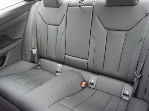 Used 2024 BMW 430i xDrive Coupe w/ Premium Package image 9