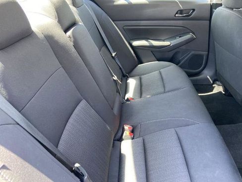 Used 2025 Nissan Altima 2.5 SV FWD image 19