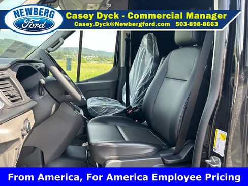 New 2026 Ford Transit 250 148 Medium Roof RWD image 17