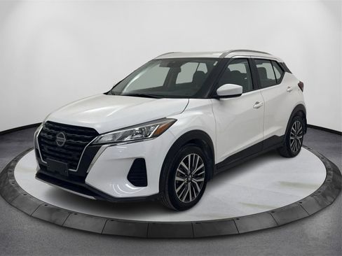 Used 2021 Nissan Kicks SV image 1
