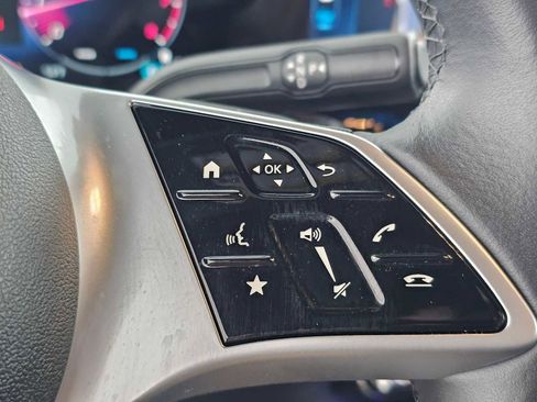 Certified 2025 Mercedes-Benz GLB 250 image 28