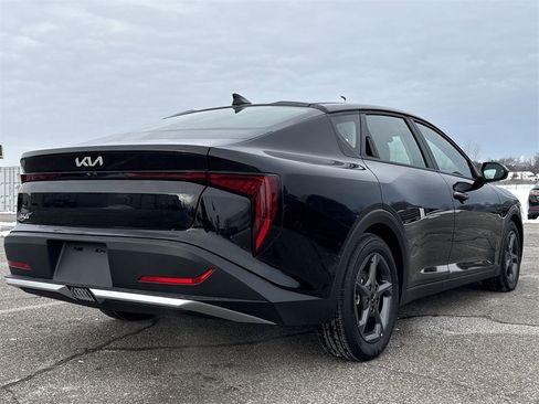 New 2025 Kia K4 LXS image 8