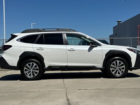 Certified 2025 Subaru Outback Premium AWD/4WD image 2