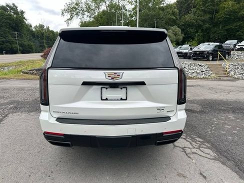 Used 2025 Cadillac Escalade Sport w/ Touring Package AWD/4WD image 4
