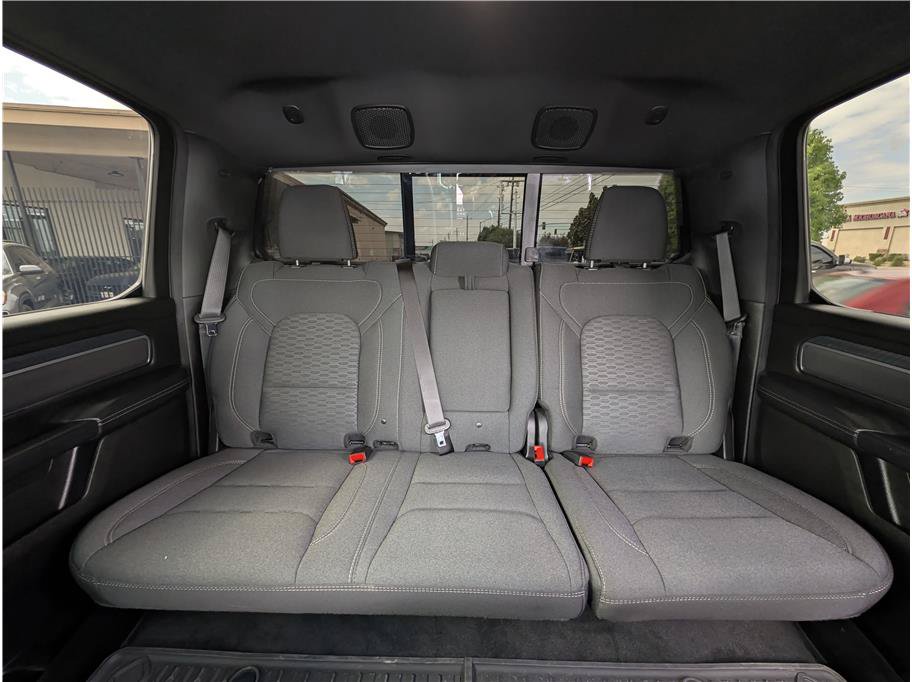 Used 2025 RAM 1500 4x4 Crew Cab image 8