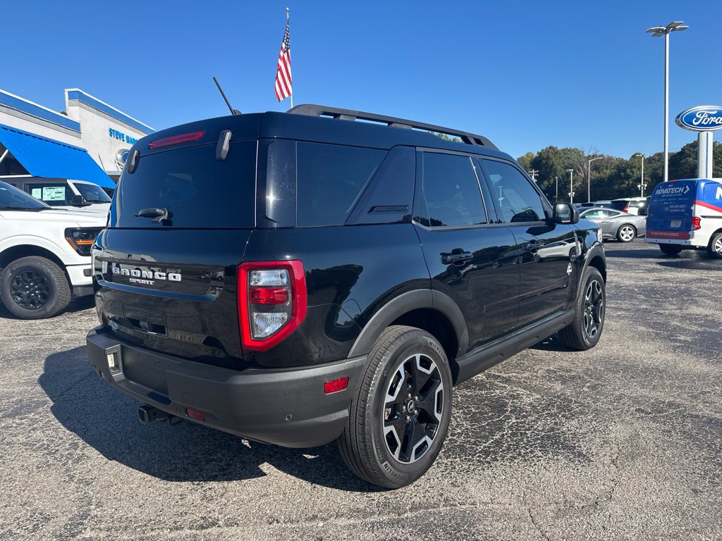 Used 2023 Ford Bronco Sport Outer Banks w/ Tech Package AWD/4WD image 3