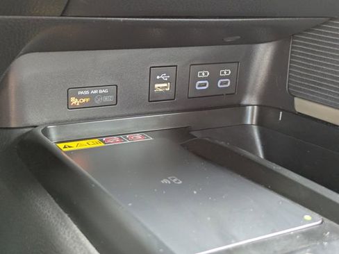 Used 2025 Toyota Camry SE FWD image 22
