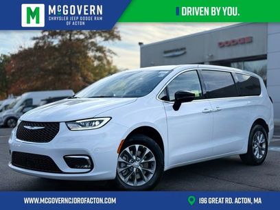 New 2026 Chrysler Pacifica Select