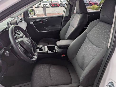 Used 2020 Toyota RAV4 XLE w/ Convenience Package AWD/4WD image 12