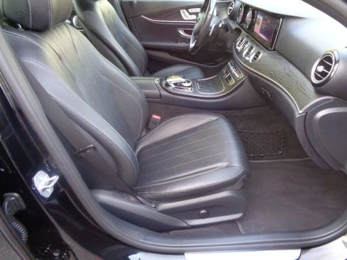 Used 2018 Mercedes-Benz E 400 4MATIC Sedan w/ Premium 1 Package image 26