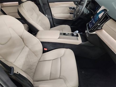 New 2026 Volvo XC90 B6 Plus w/ Protection Package Premier image 3