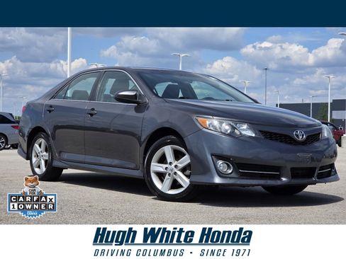 Used 2013 Toyota Camry SE FWD image 1