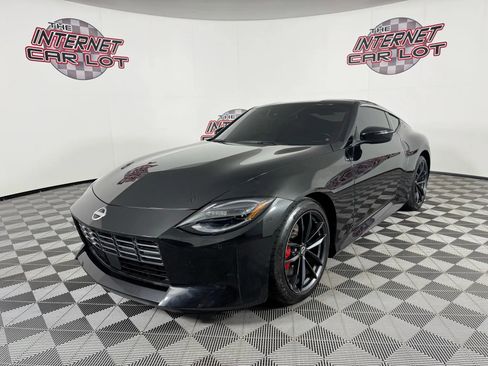 Used 2023 Nissan Z w/ Floor Mat Package (L93) RWD image 3