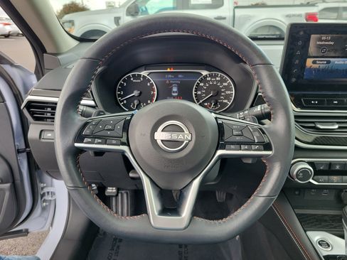 Used 2023 Nissan Altima 2.5 SR w/ SR Premium Package FWD image 21