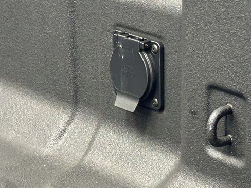 Used 2025 GMC Canyon AT4 AWD/4WD image 12
