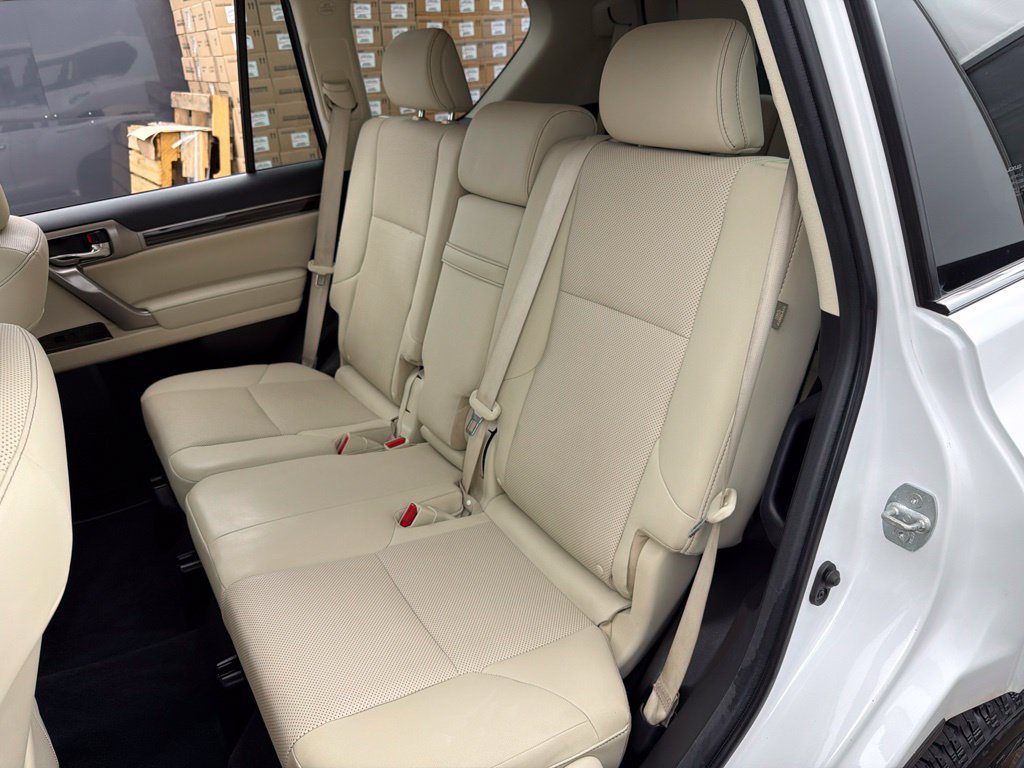 Used 2020 Lexus GX 460 Premium w/ Premium Package AWD/4WD image 23