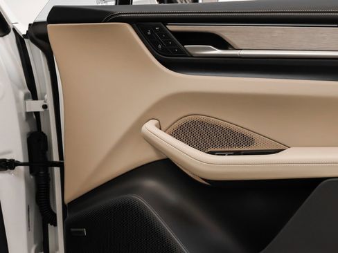 New 2025 Porsche Macan Turbo Electric image 17