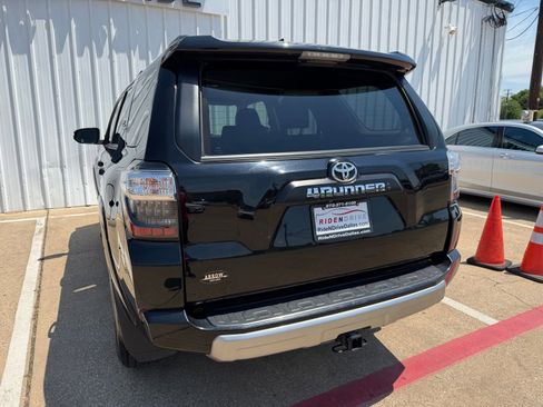 Used 2024 Toyota 4Runner TRD Off-Road Premium AWD/4WD image 5
