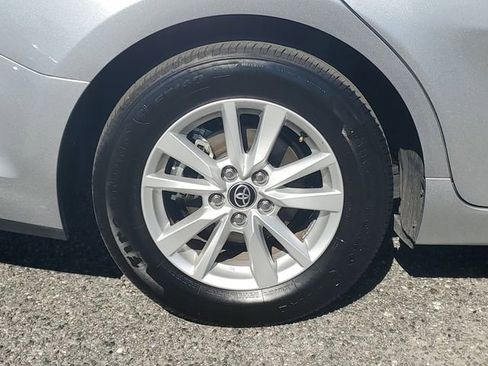 Used 2025 Toyota Camry LE image 5