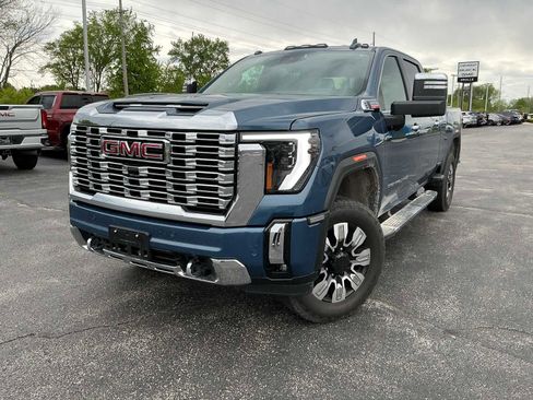 Used 2025 GMC Sierra 2500 Denali w/ Denali Reserve Package AWD/4WD image 3