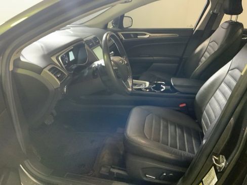 Used 2015 Ford Fusion SE w/ Equipment Group 202A image 12