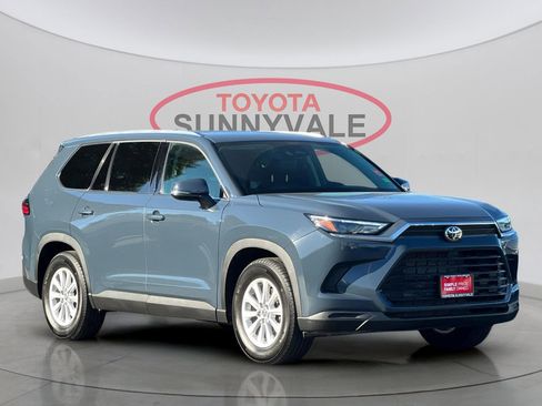 Certified 2025 Toyota Grand Highlander AWD image 11