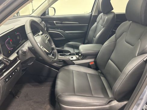 New 2025 Kia Telluride S image 9