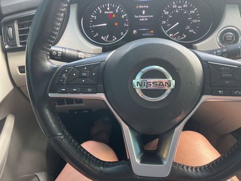 Used 2018 Nissan Rogue Sport SL FWD image 14