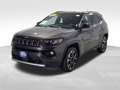 Certified 2024 Jeep Compass Limited image 17