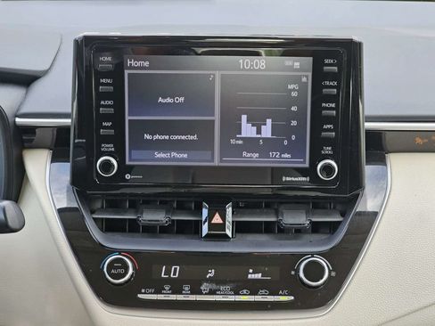 Used 2022 Toyota Corolla LE FWD image 16