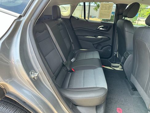Used 2025 Chevrolet Trax LT FWD image 22
