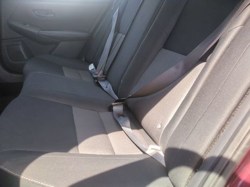 Used 2024 Nissan Sentra SV FWD image 14