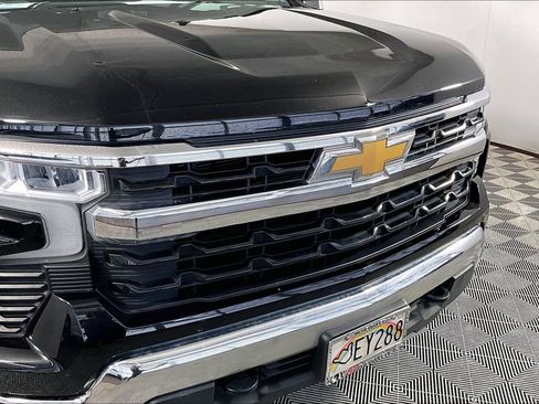 Used 2022 Chevrolet Silverado 1500 LT AWD/4WD image 29