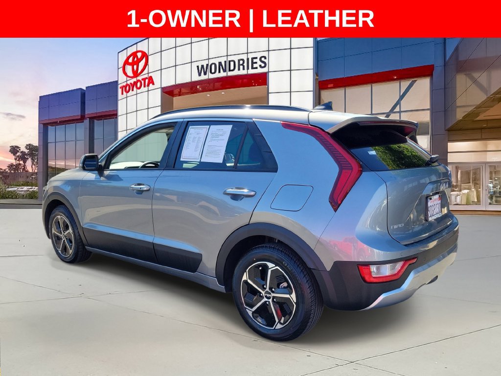 Used 2023 Kia Niro EX FWD image 5