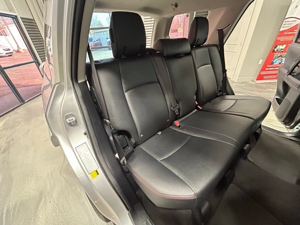 Used 2024 Toyota 4Runner TRD Off-Road Premium AWD/4WD image 5