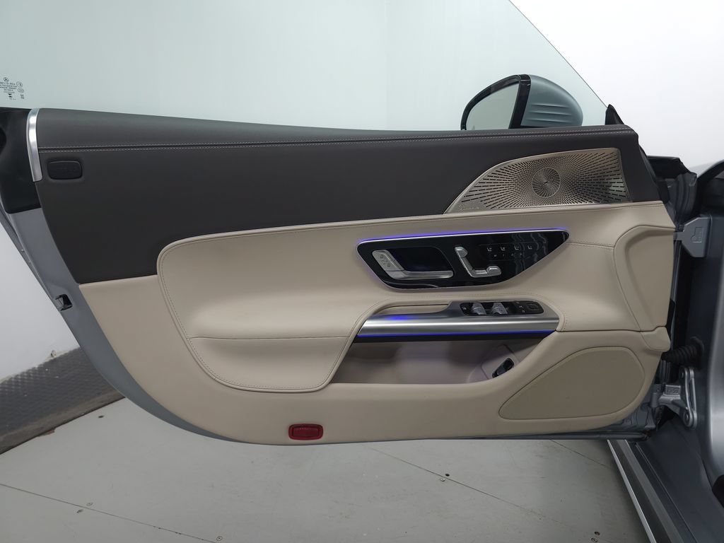 Used 2025 Mercedes-Benz SL 63 AMG 4MATIC image 6
