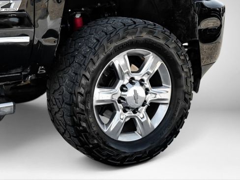 Used 2019 Chevrolet Silverado 2500 LTZ w/ Duramax Plus Package AWD/4WD image 44