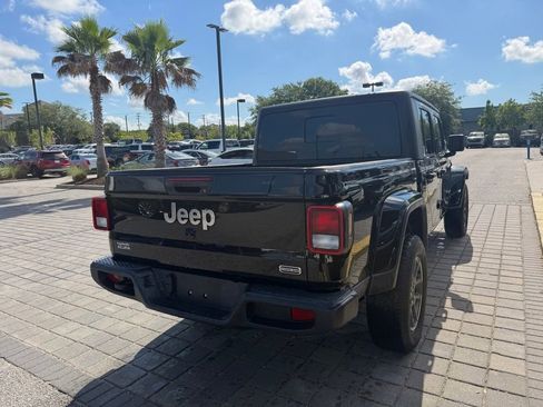 Used 2023 Jeep Gladiator Overland AWD/4WD image 5
