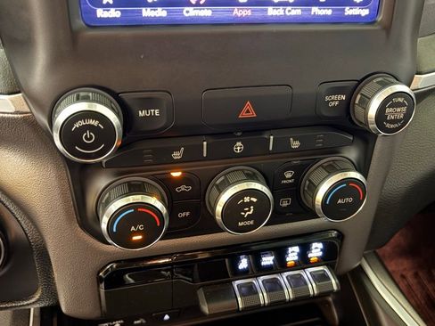 Used 2019 RAM 1500 Big Horn image 29